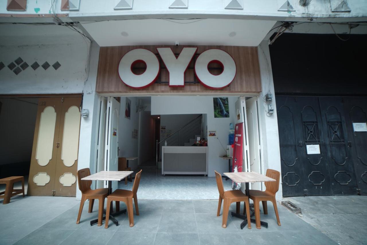 Oyo 90830 Multatuli Guest House Medan Exterior foto