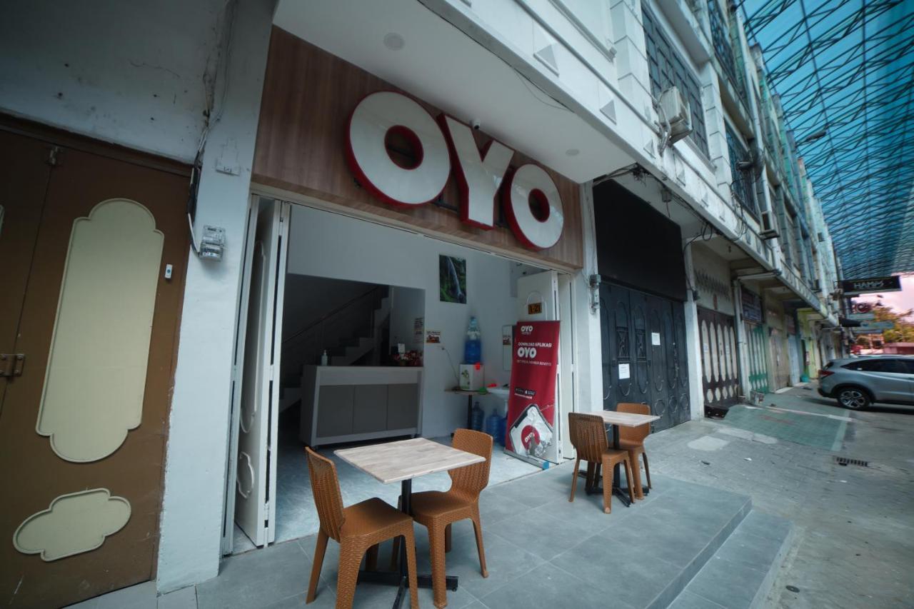 Oyo 90830 Multatuli Guest House Medan Exterior foto