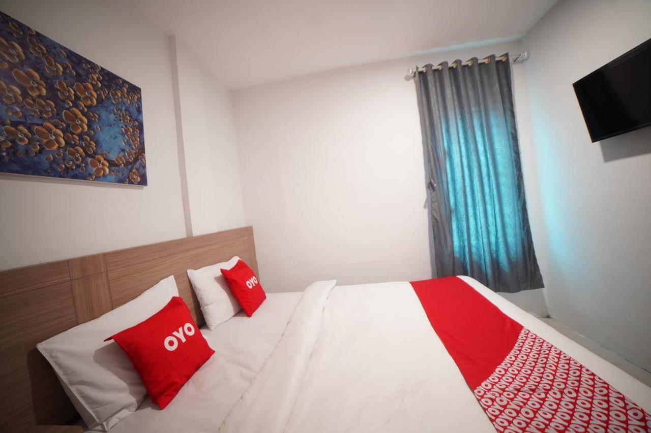 Oyo 90830 Multatuli Guest House Medan Exterior foto